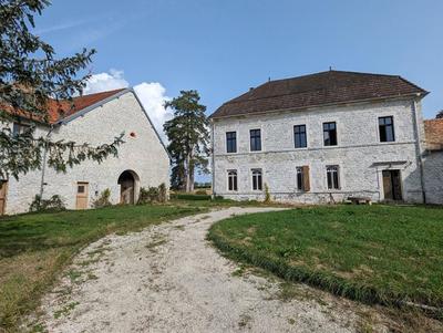 Château - 1 400 m² - 23 pièces