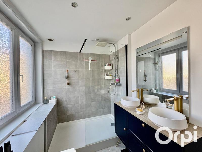 Appartement - 128 m² - 5 pièces