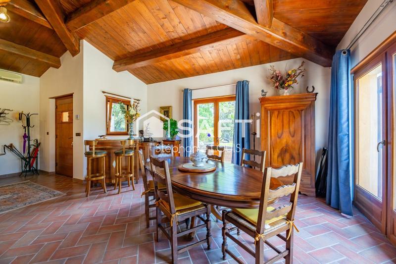 Maison - 193 m² - 6 pièces