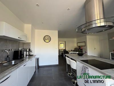 Appartement - 79 m² - 4 pièces