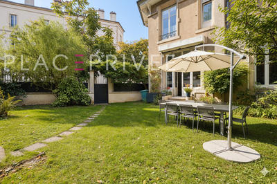 Maison - 224 m² - 13 pièces