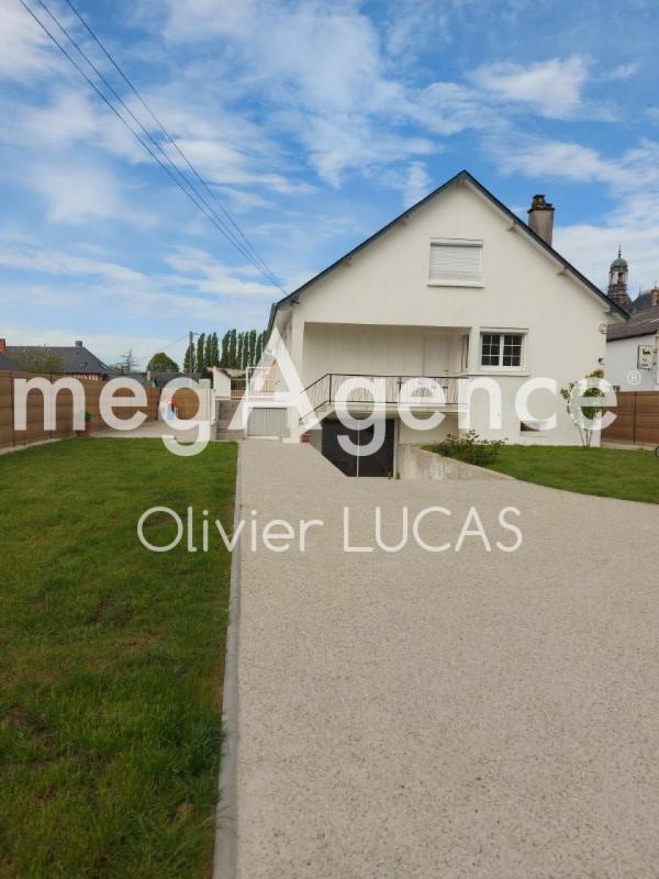 Maison - 280 m² - 10 pièces