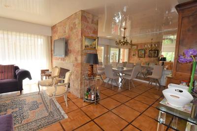 Maison - 306 m² - 8 pièces