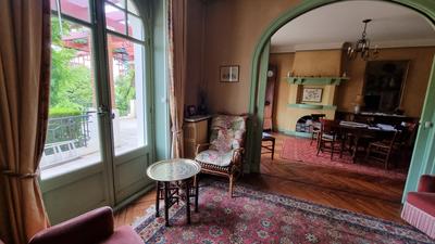 Maison - 314 m² - 10 pièces