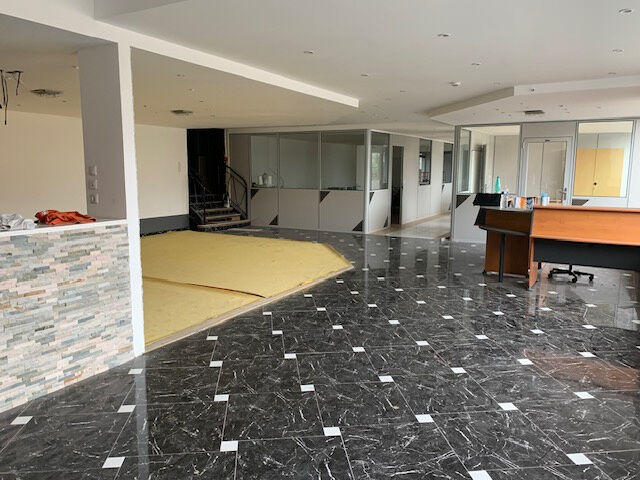 Local commercial - 6 000 m²