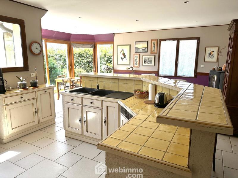 Maison - 186 m² - 7 pièces