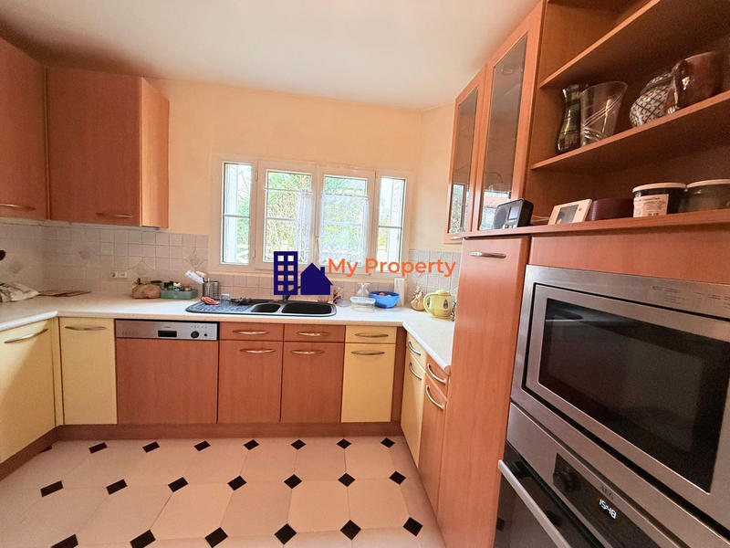 Maison - 95 m² - 5 pièces