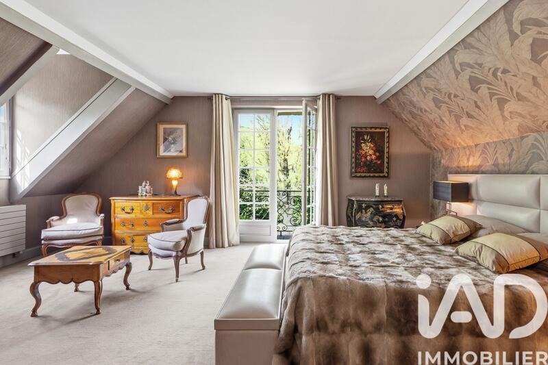 Maison - 307 m² - 8 pièces