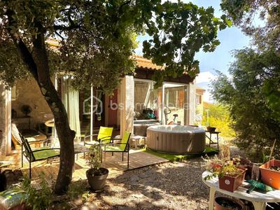 Maison traditionnelle - 93 m² - 4 pièces