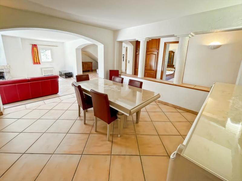Villa - 185 m² - 5 pièces