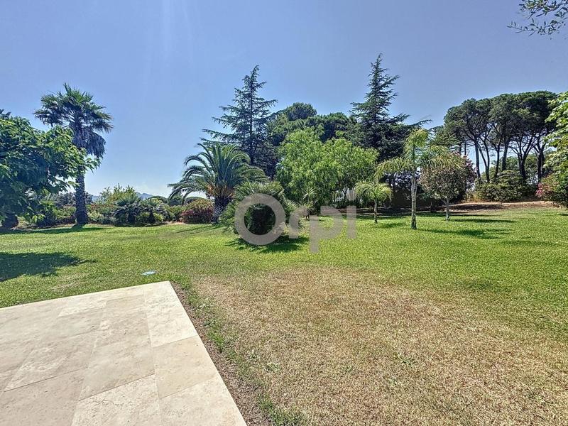 Propriété - 262 m² - 5 pièces