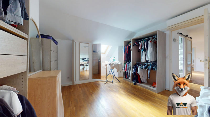 Maison - 230 m² - 9 pièces