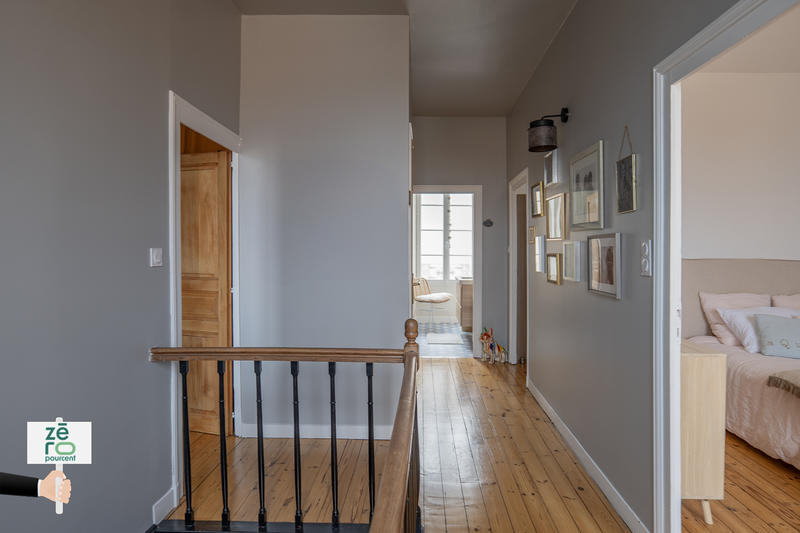 Maison - 205 m² - 9 pièces