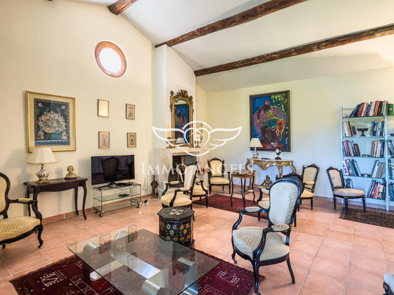 Mas - 268 m² - 9 pièces