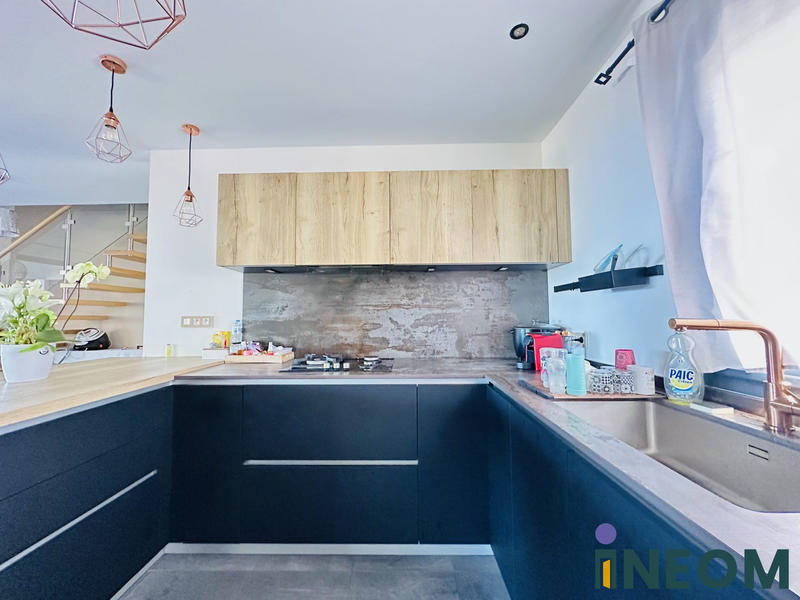 Villa - 250 m² - 8 pièces