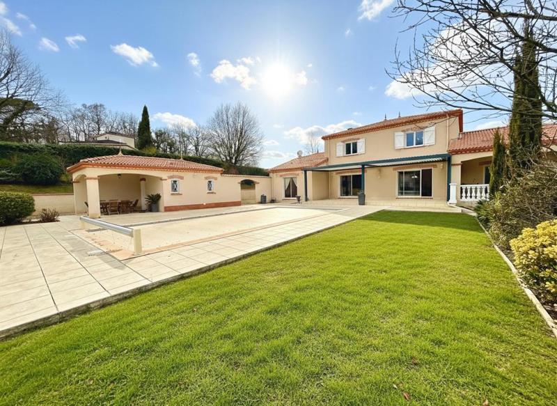 Villa - 219 m² - 7 pièces