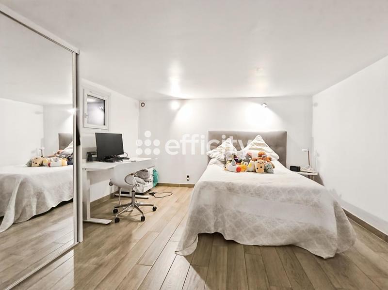 Maison - 165 m² - 8 pièces