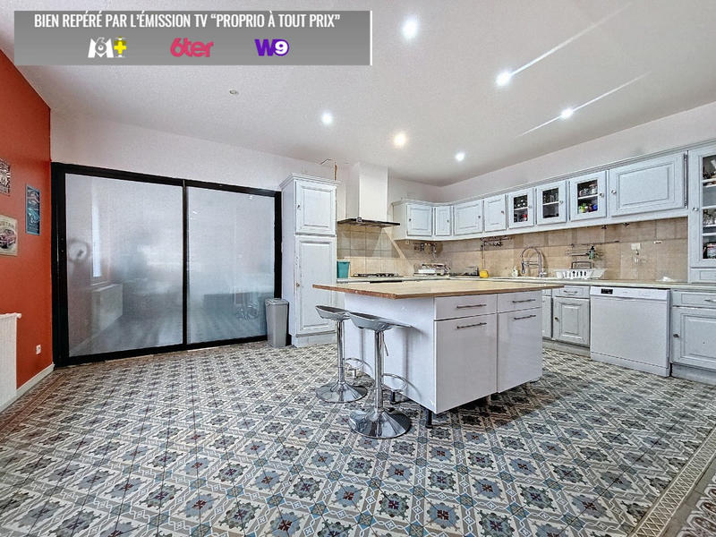 Maison - 222 m² - 9 pièces