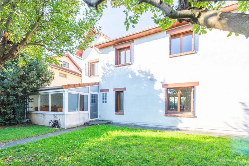 Maison - 183 m² - 9 pièces