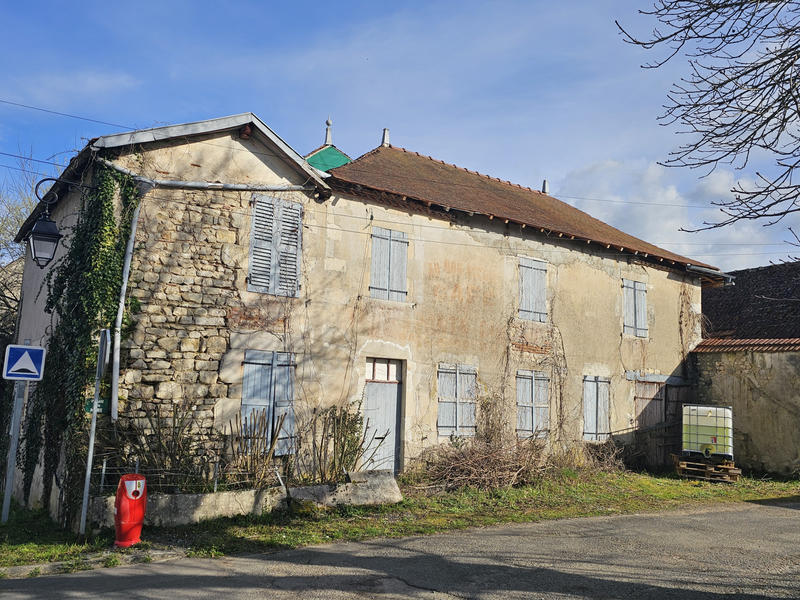 Maison - 200 m² - 8 pièces