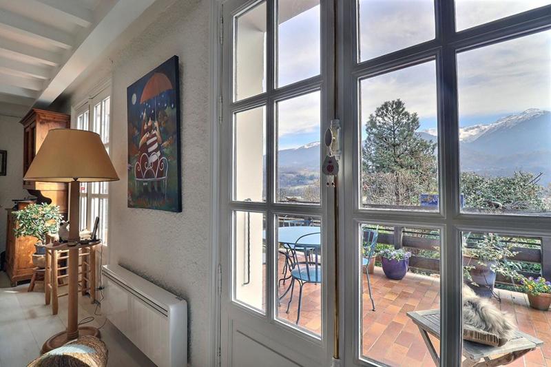 Demeure - 252 m² - 8 pièces