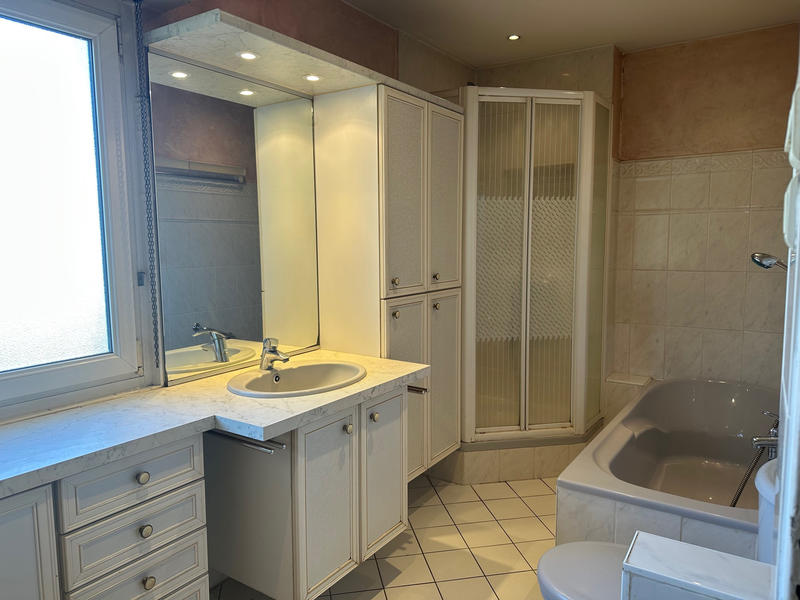 Maison - 98 m² - 5 pièces