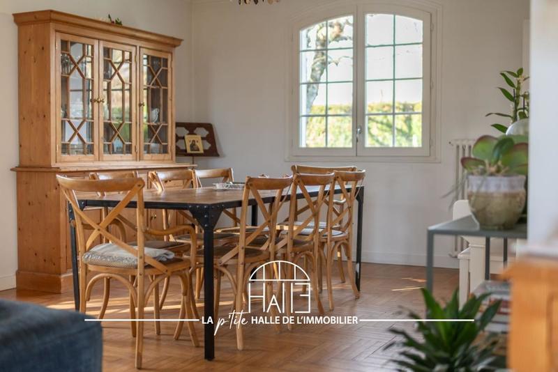 Maison - 228 m² - 8 pièces