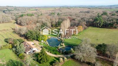 Maison - 278 m² - 8 pièces