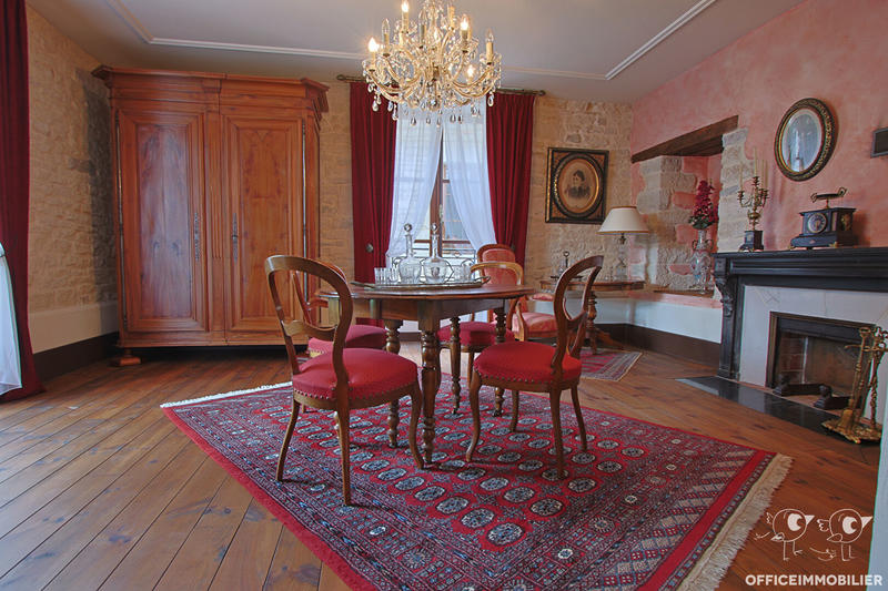 Maison - 380 m² - 9 pièces