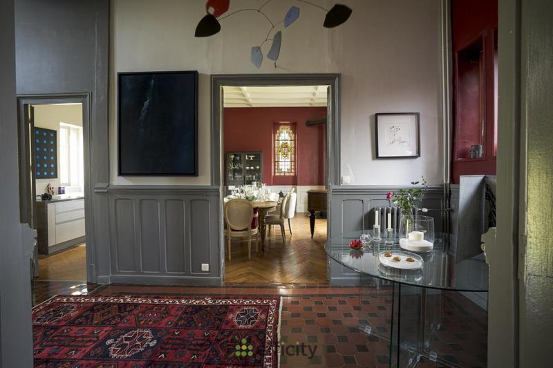 Villa - 244 m² - 9 pièces