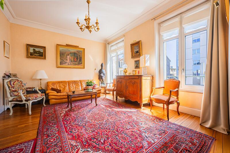 Appartement - 121 m² - 5 pièces