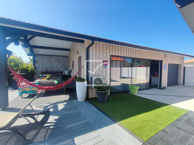 Propriété - 228 m² - 8 pièces