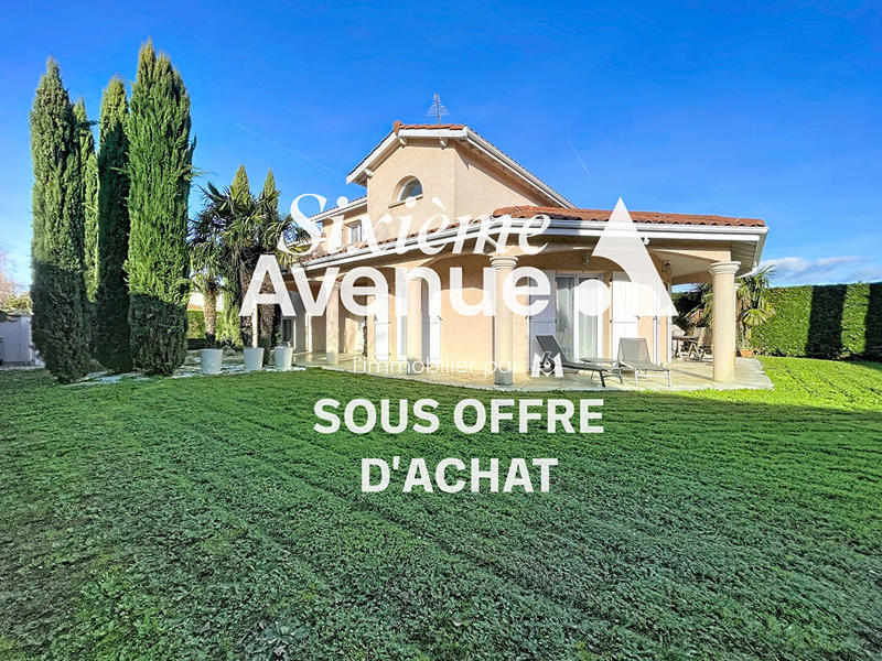 Maison - 181 m² - 8 pièces