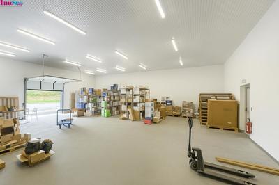 Entrepôt - 260 m²