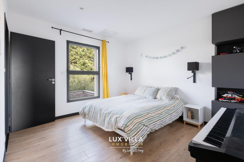 Villa - 240 m² - 6 pièces