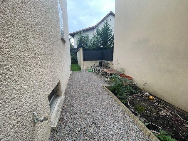 Maison - 102 m² - 5 pièces