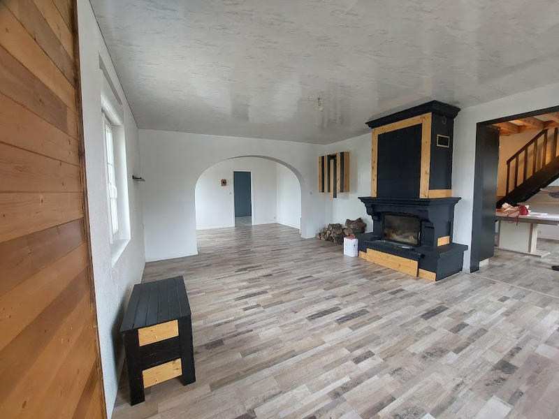 Maison - 570 m² - 6 pièces