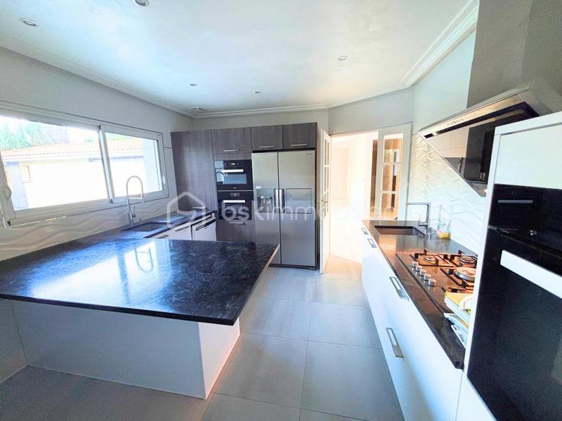 Maison - 186 m² - 7 pièces