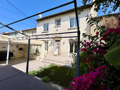 Maison - 140 m² - 8 pièces