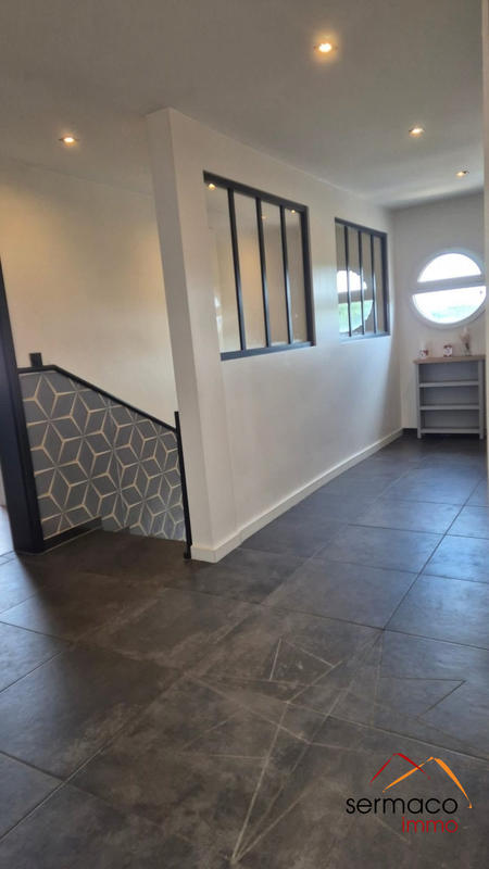 Maison - 330 m² - 7 pièces