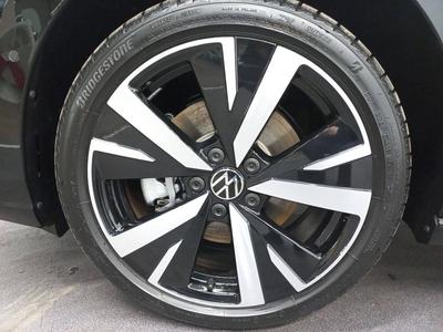 Volkswagen Golf 1.5 eHybrid 204 Dsg6 Vw Edition