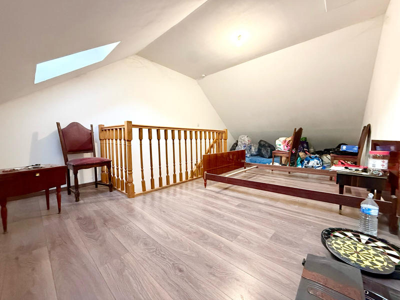 Maison - 97 m² - 5 pièces