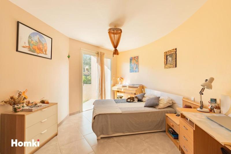 Maison - 214 m² - 7 pièces