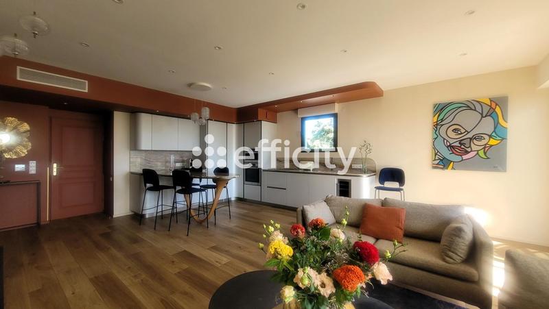 Penthouse - 85 m² - 4 pièces