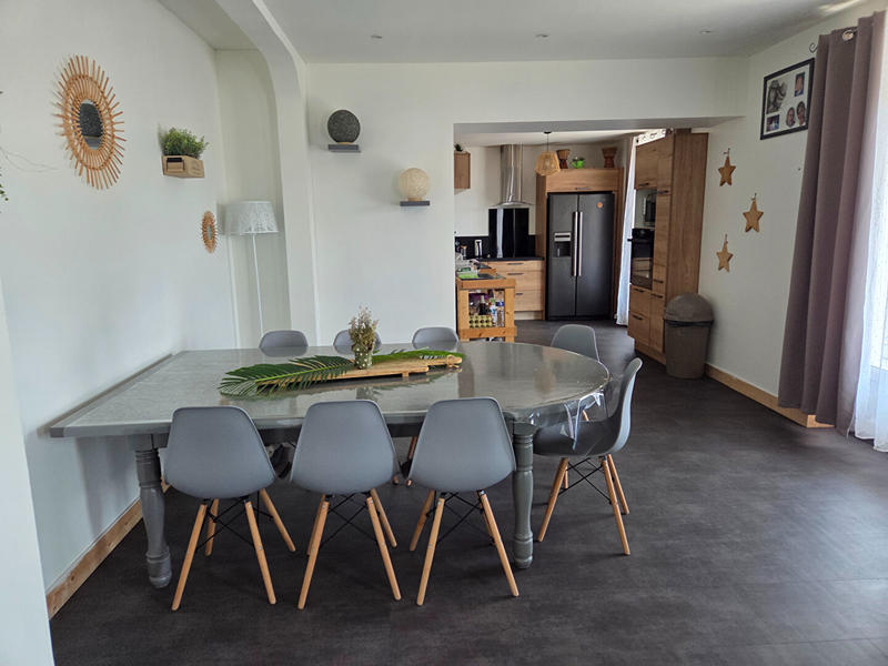 Maison - 121 m² - 6 pièces