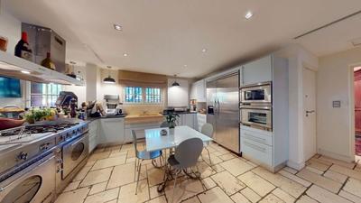 Propriété - 980 m²