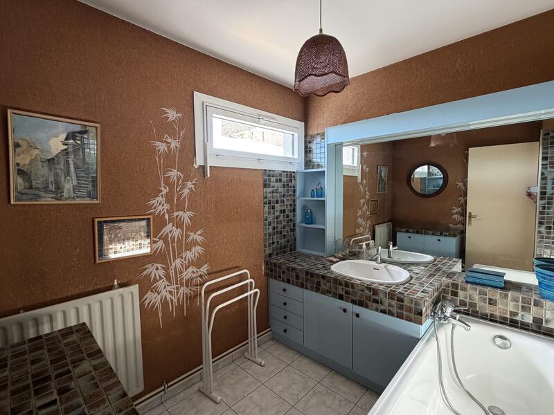 Appartement - 142 m² - 6 pièces