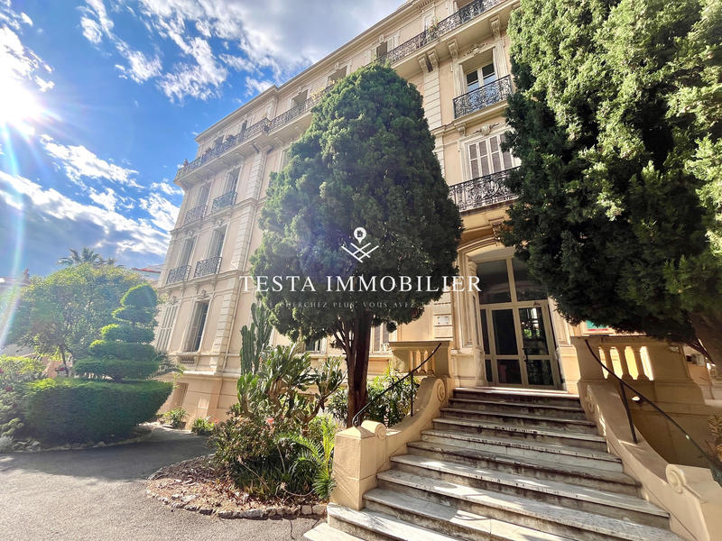 Appartement - 201 m² - 8 pièces