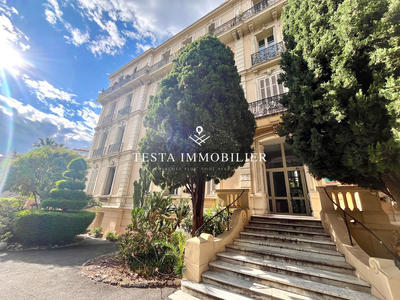 Appartement - 201 m² - 8 pièces