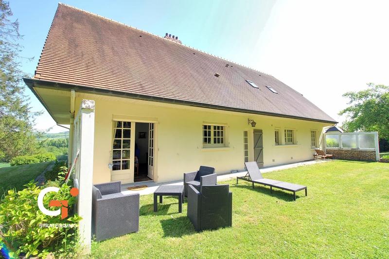 Maison - 235 m² - 8 pièces